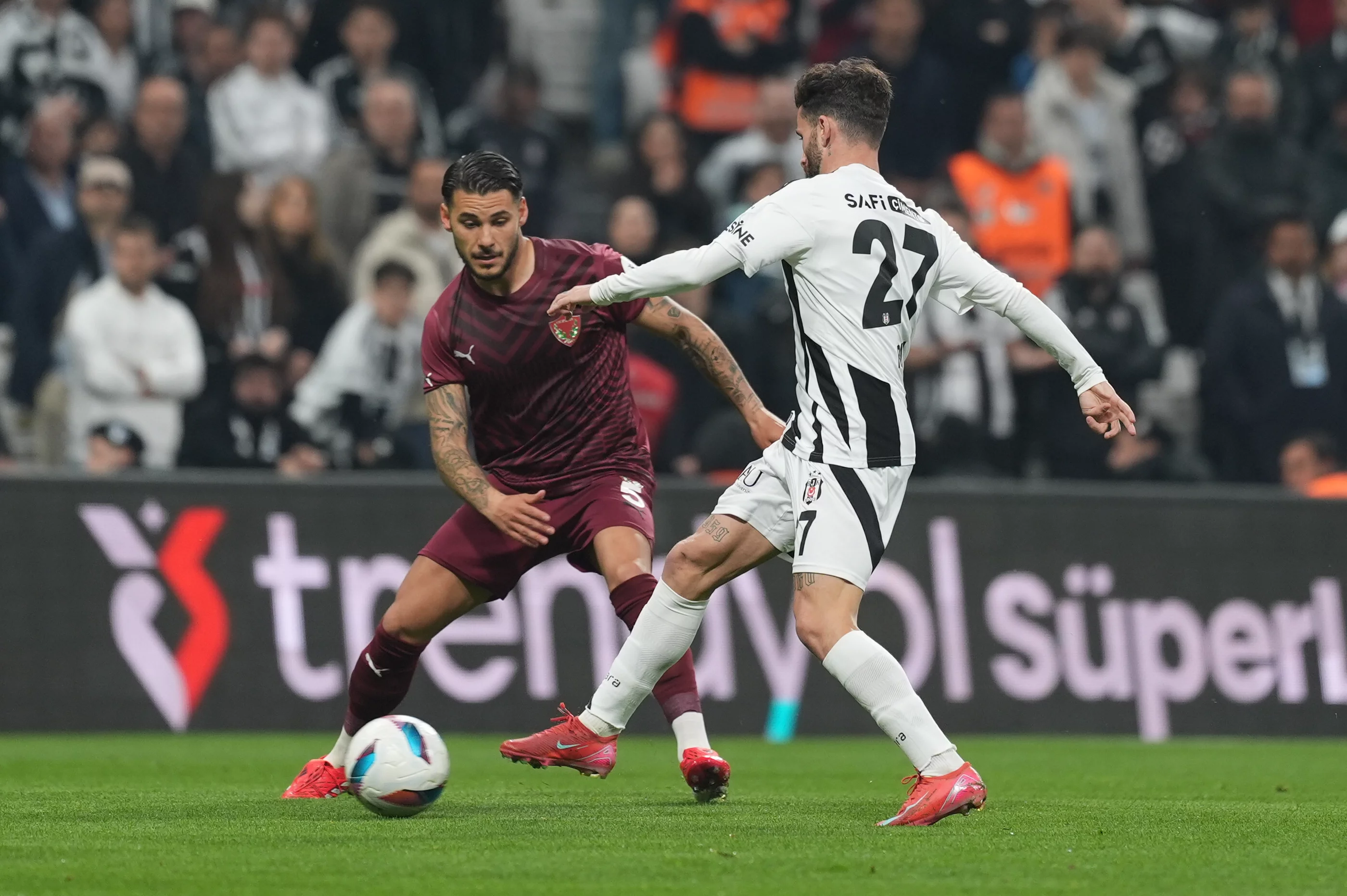 Beşiktaş, Hatayspor'a karşı farklı kazandı