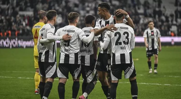 Beşiktaş'ın 5 oyuncusu derbide riskli durumda