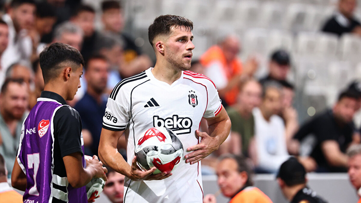 Beşiktaş’ta Jurasek kararı: Yönetim ile teknik heyet karşı karşıya haberleri