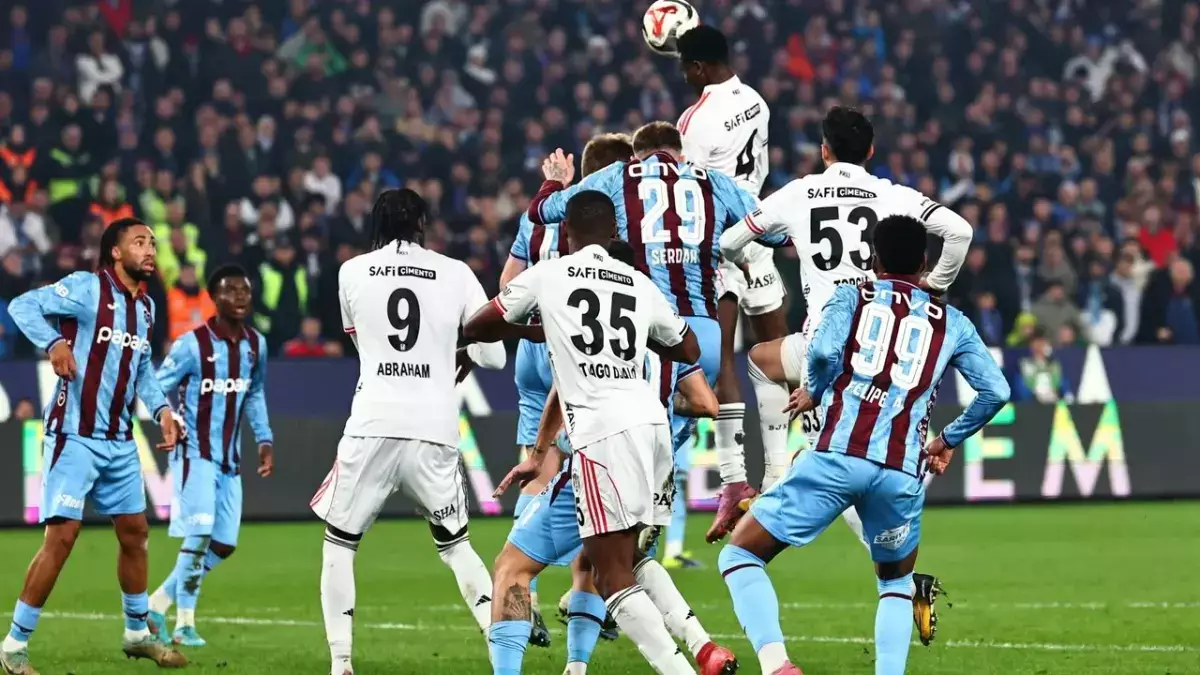Beşiktaş Trabzonspor maçı öncesi kritik randevu! Tüpraş Stadı’nda son iç saha mücadelesi