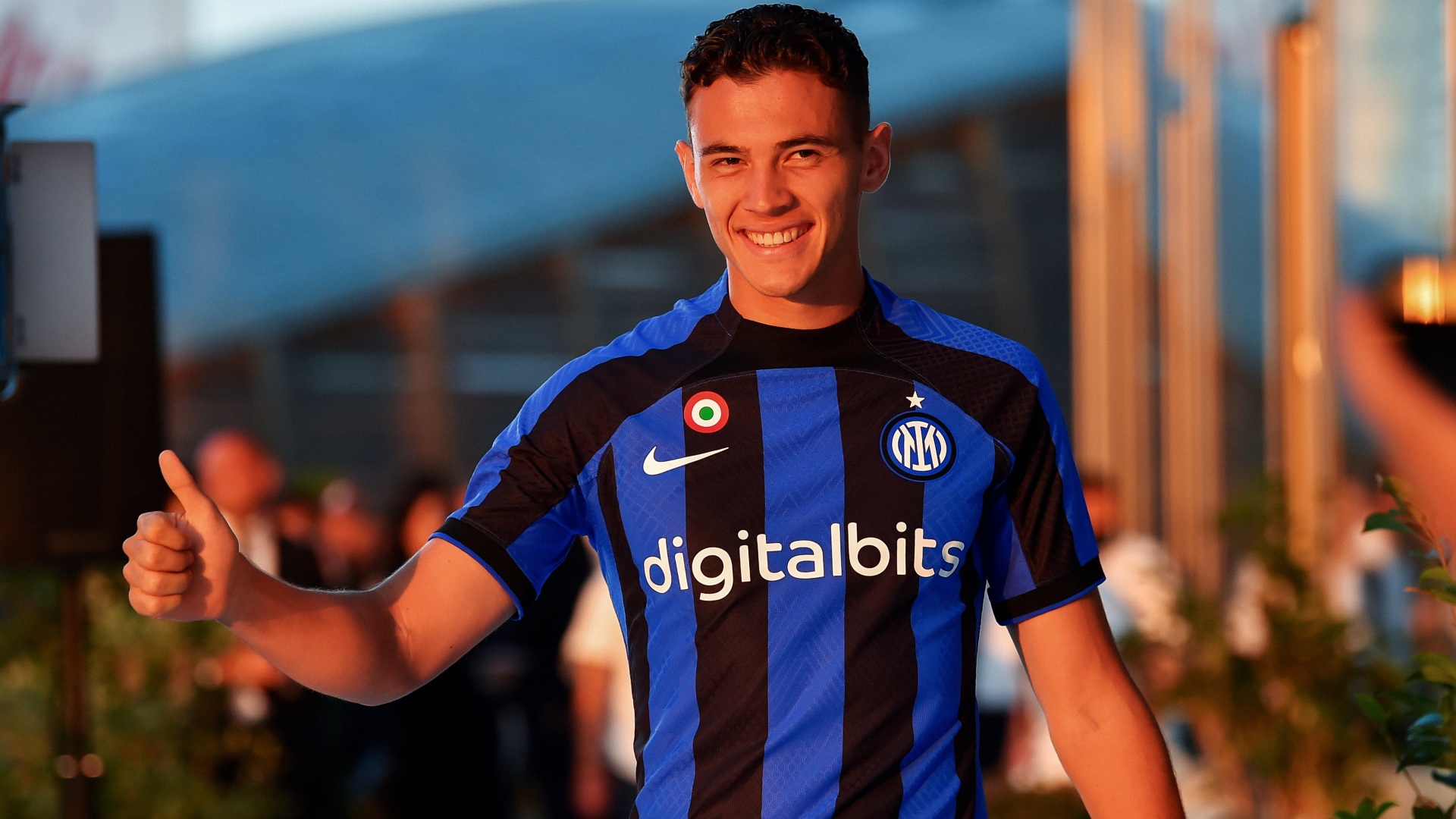 Asllani Transferine Yeşil Işık