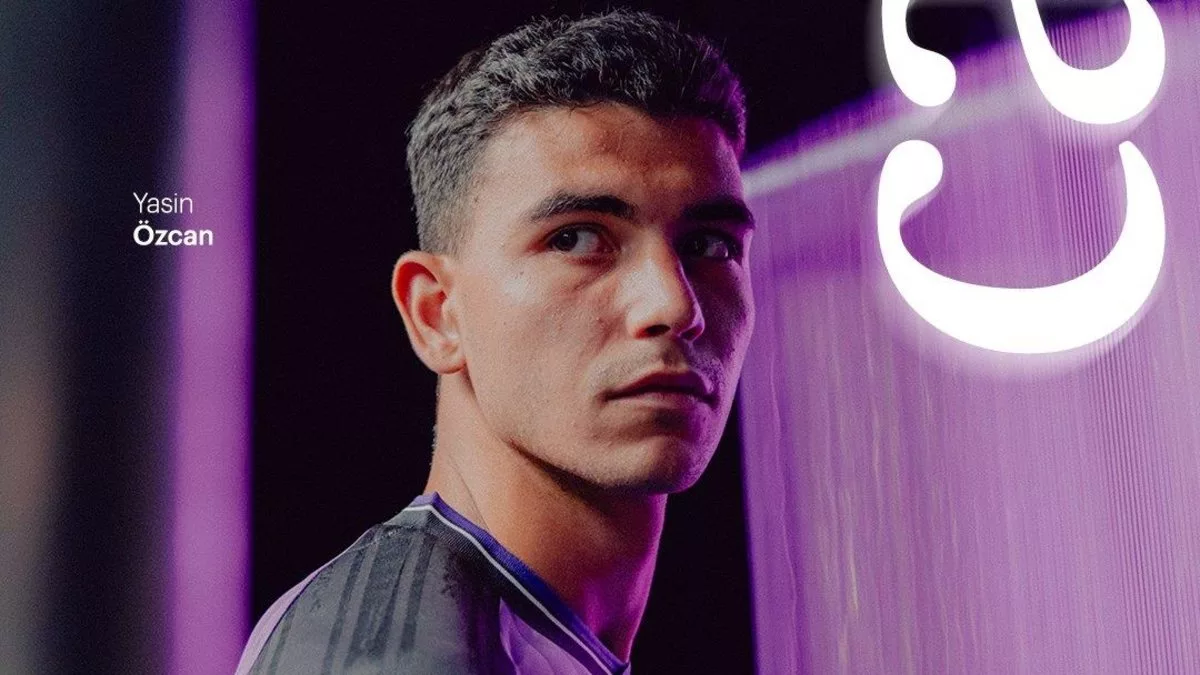 Yasin Özcan, Aston Villa