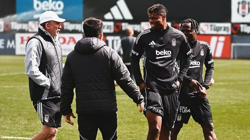 Beşiktaş'ın Antalyaspor maçı muhtemel 11'i belli oldu