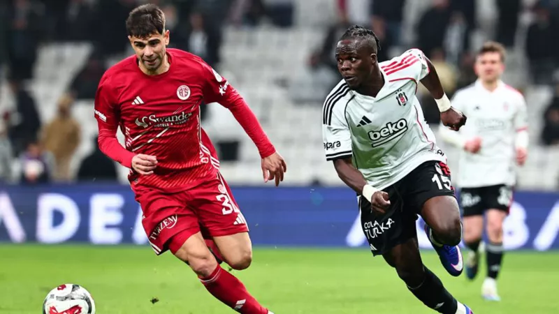 Beşiktaşlı Junior Olaitan'ın Antalyaspor'a karşı performansı parmak ısırttı
