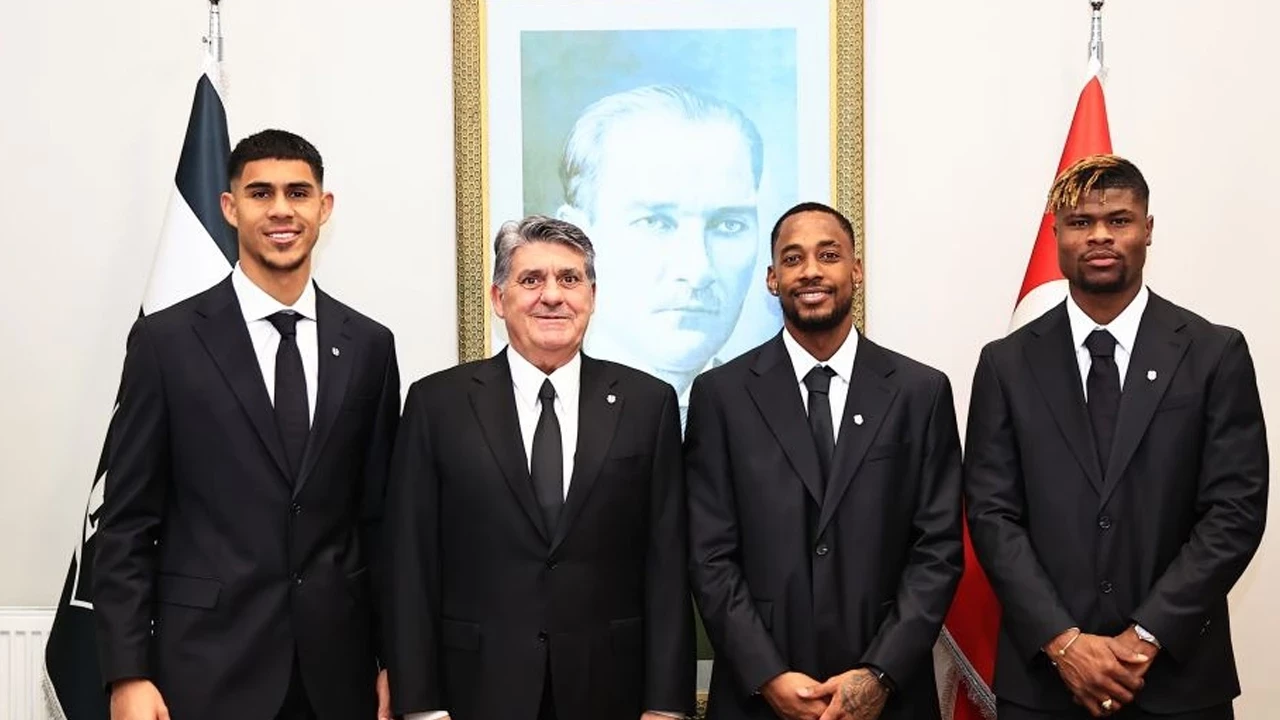 Beşiktaş’ta 7 yeni transfer için imza töreni