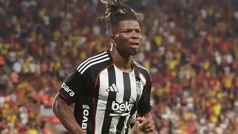 Beşiktaş’ta El Bilal Toure sahalara geri döndü