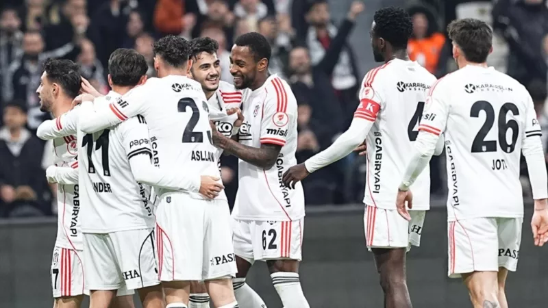 Beşiktaş'ta futbolculara maaş borcu bulunuyor mu? İşte detaylar...