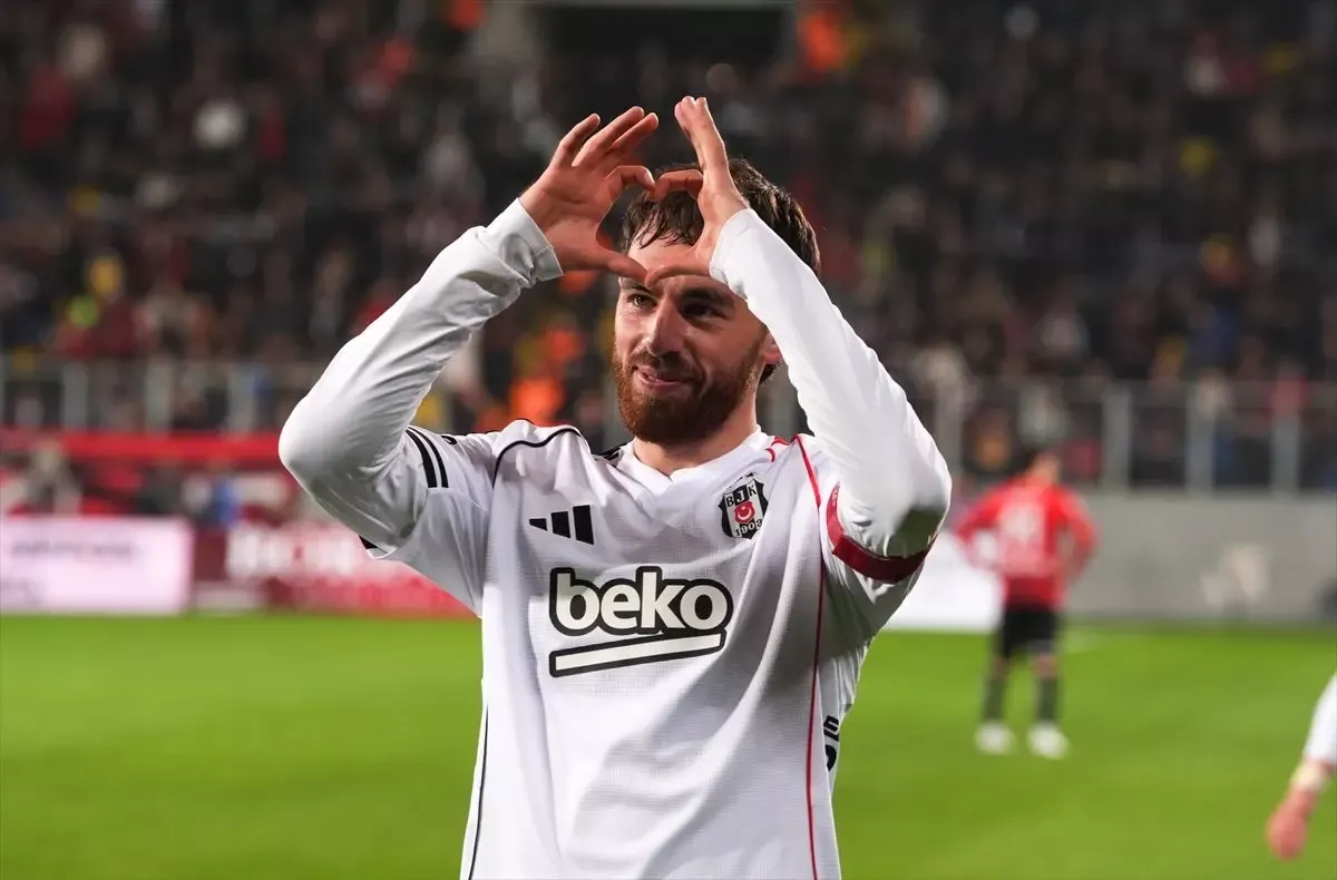 Beşiktaş'taki sorunu Orkun Kökçü çözdü