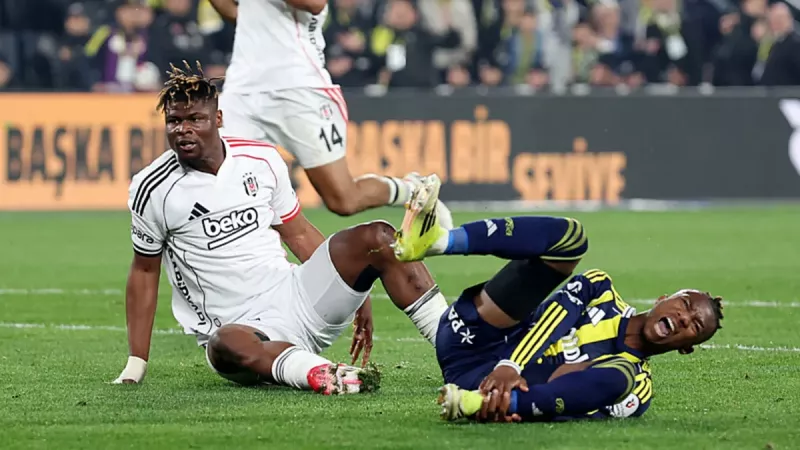 Emirhan Topçu verilen karara, derbi sonrası isyan etti!