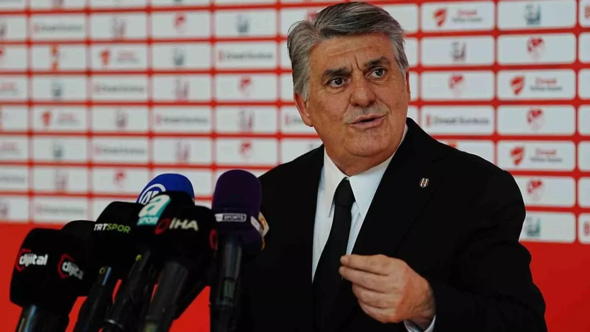 Serdal Adalı sert açıklamalarına devam ediyor! VAR eğitmenleri hakkında çarpıcı söylemler!