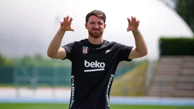 Beşiktaş'ın yeni transferleri ilk kez taraftarın karşısına çıkıyor