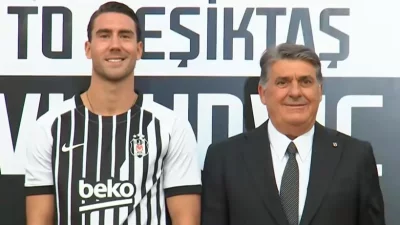 Beşiktaş'tan Vlahovic'e görkemli imza töreni