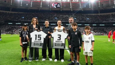Beşiktaş'ta Didem Karagenç ve Başak Gündoğdu'ya özel tören