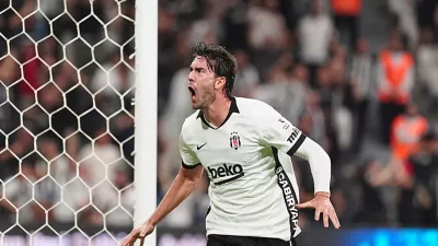 Vlahovic, Mario Gomez'i geride bıraktı