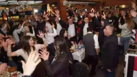 Aynı sofra aynı sevda: Siyah beyazlılar iftar sofrasında buluştu