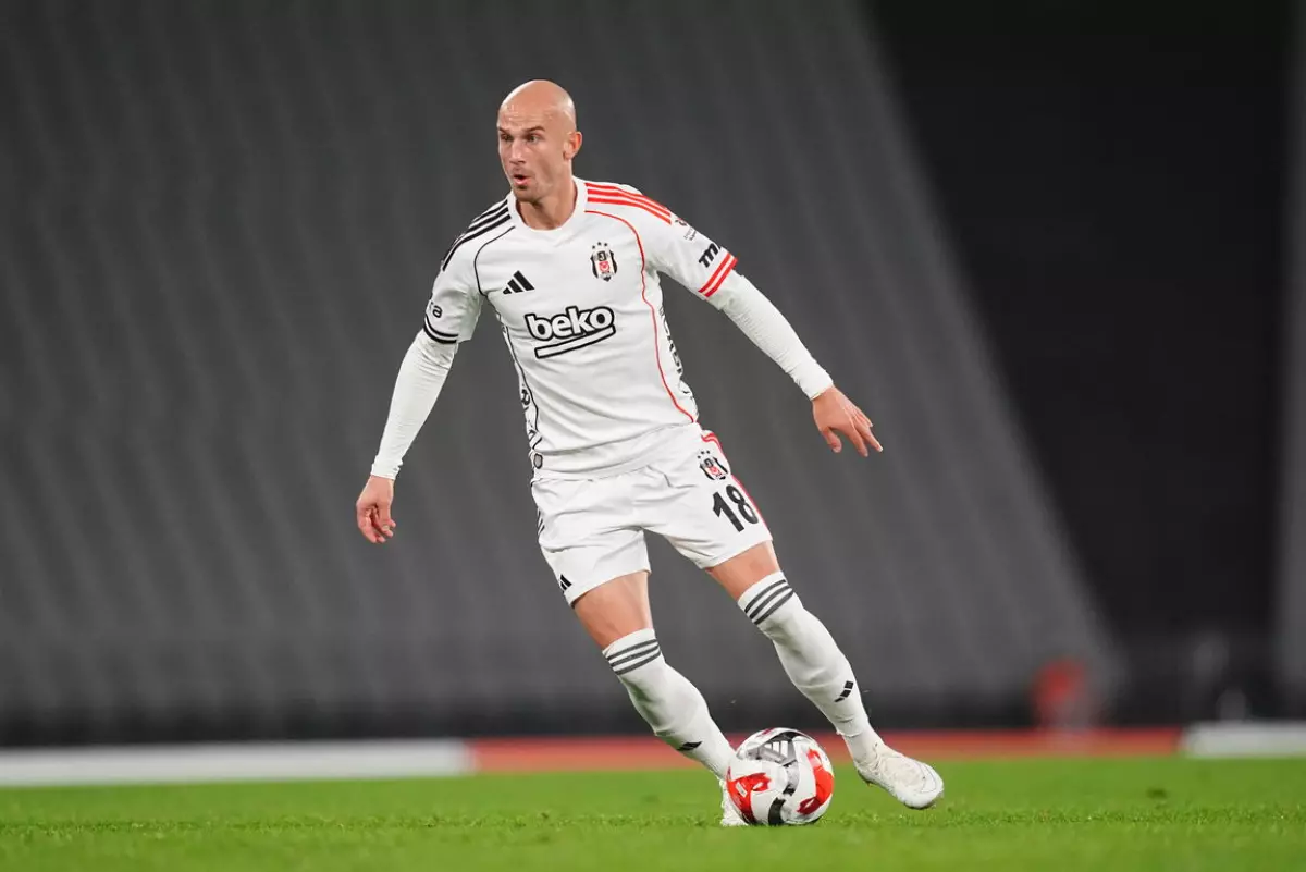 Vaclav Cerny, Kadıköy'de Fenerbahçe'ye 5. golü atmaya hazırlanıyor