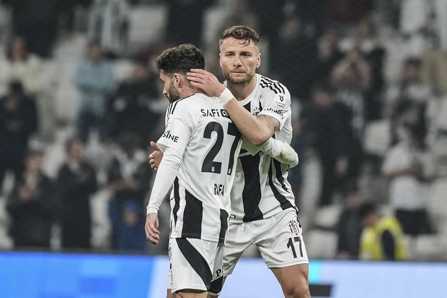 Beşiktaş taraftarının sesi bastırıldı