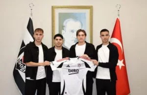 Beşiktaş 4 genç oyuncuyla sözleşme imzaladı