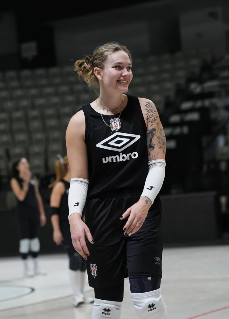 Julia Szczurowska, Beşiktaş'ta kaldı