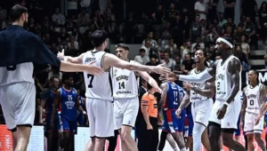 Beşiktaş Fibabanka, Anadolu Efes’i farklı geçti