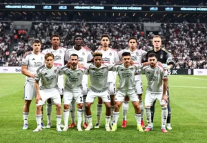 Beşiktaş formasıyla ilk resmi maçlarına çıktılar
