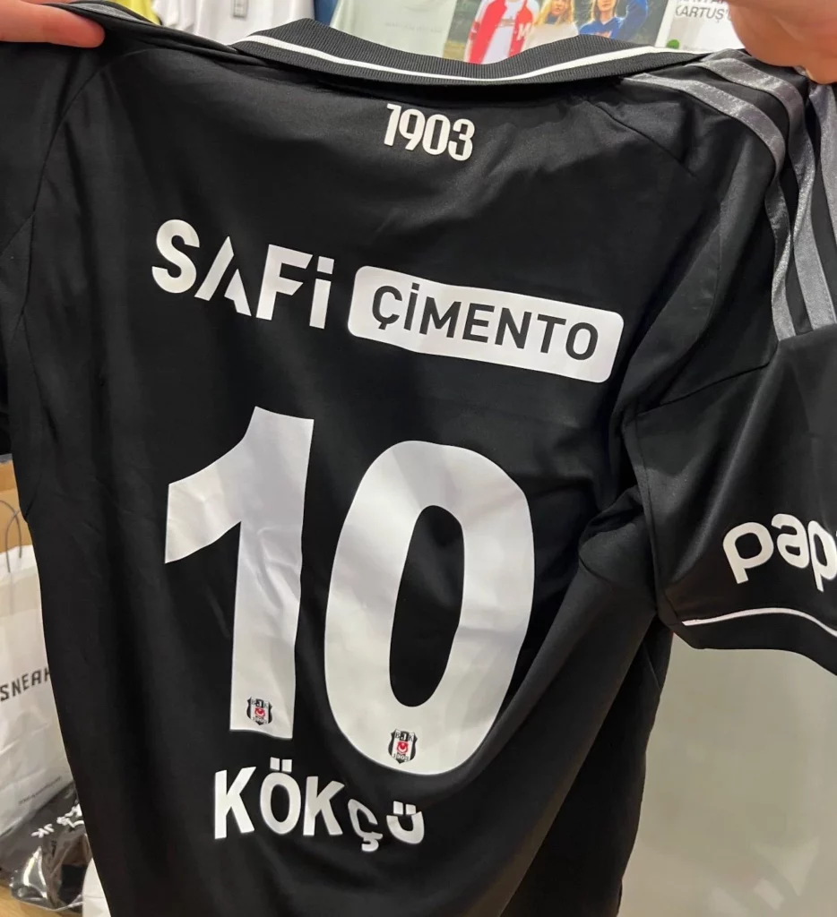 Beşiktaşlı taraftarlar Orkun Kökçü forması almaya başladı - Beşiktaş Haberleri