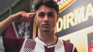 Enes Çinemre Bandırmaspor’la sözleşme imzaladı