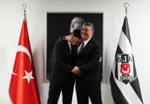 Orkun Kökçü’nün imza törenine kaç kişi katıldı?