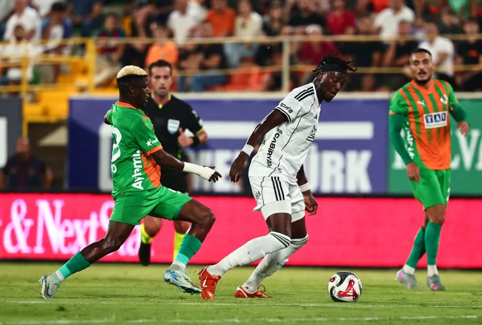 Beşiktaş, Alanyaspor deplasmanından puan alamadı Beşiktaş, Alanyaspor deplasmanından puan alamadı