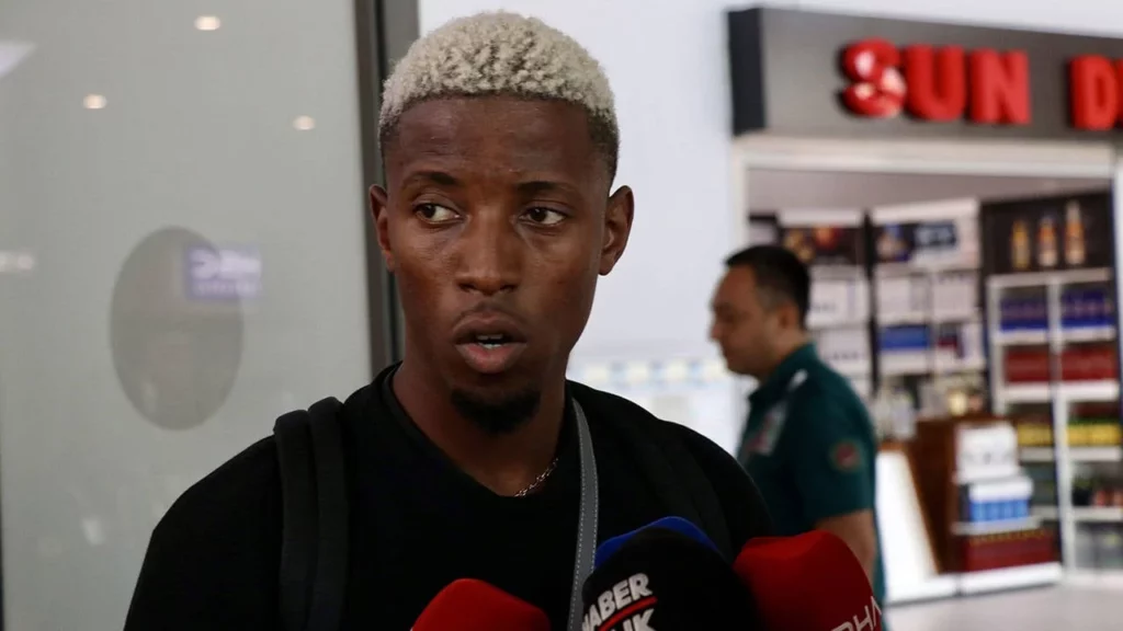 Beşiktaş, yeniden Simon Banza ile görüşmelere başladı