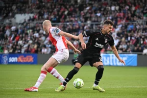 Beşiktaş’ta Ernest Muçi sakatlanarak çıktı