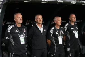 Maç sonu tribünlerden Solskjaer’e tepki