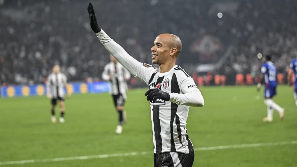 Beşiktaş’tan flaş karar! 2 oyuncu kadroya yazılmayacak