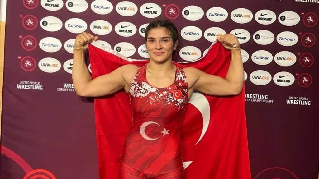 Nesrin Baş, Büyükler Dünya Güreş Şampiyonası’nda yarı finalde!