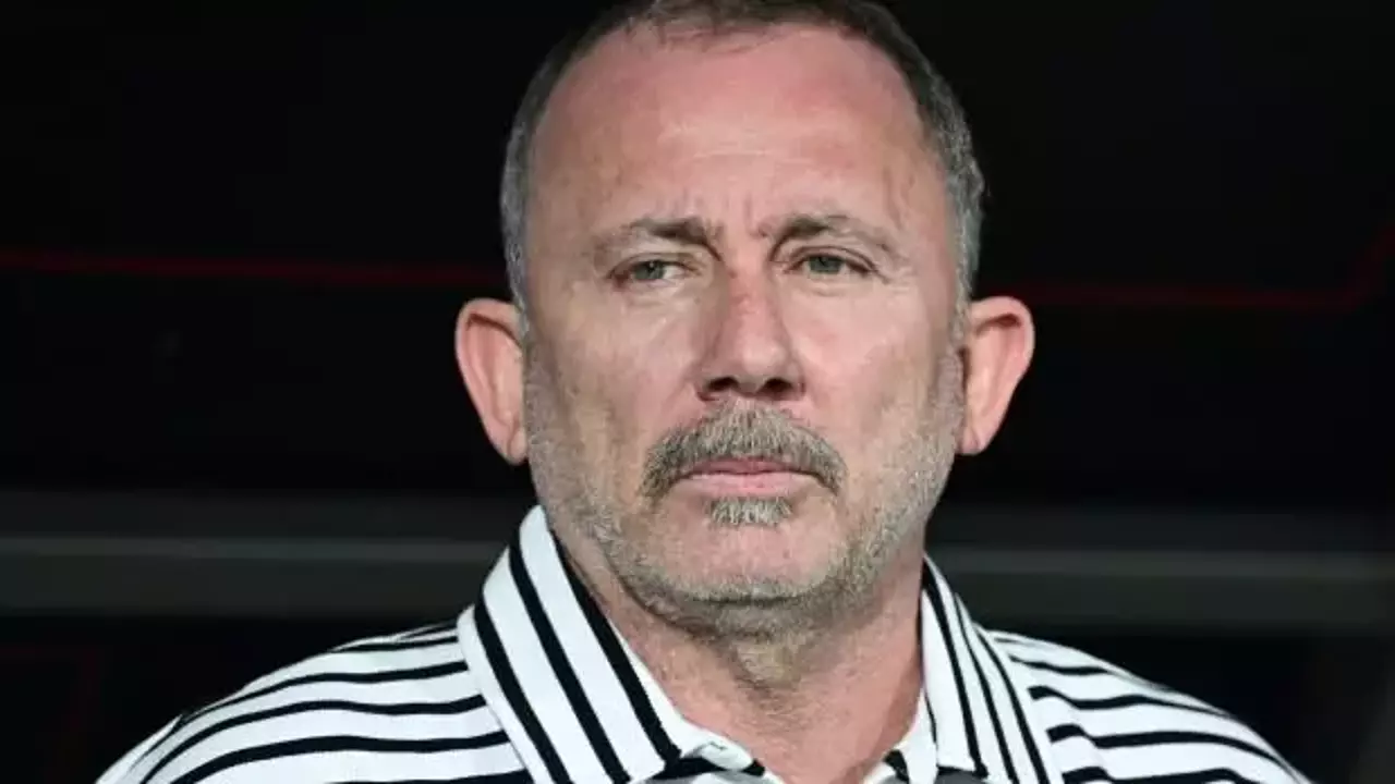 Sergen Yalçın'dan 3 bölgeye transfer talebi Sergen Yalçın’dan 3 bölgeye transfer talebi