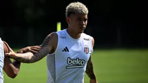 Elan Ricardo yoklara oynamaya devam ediyor