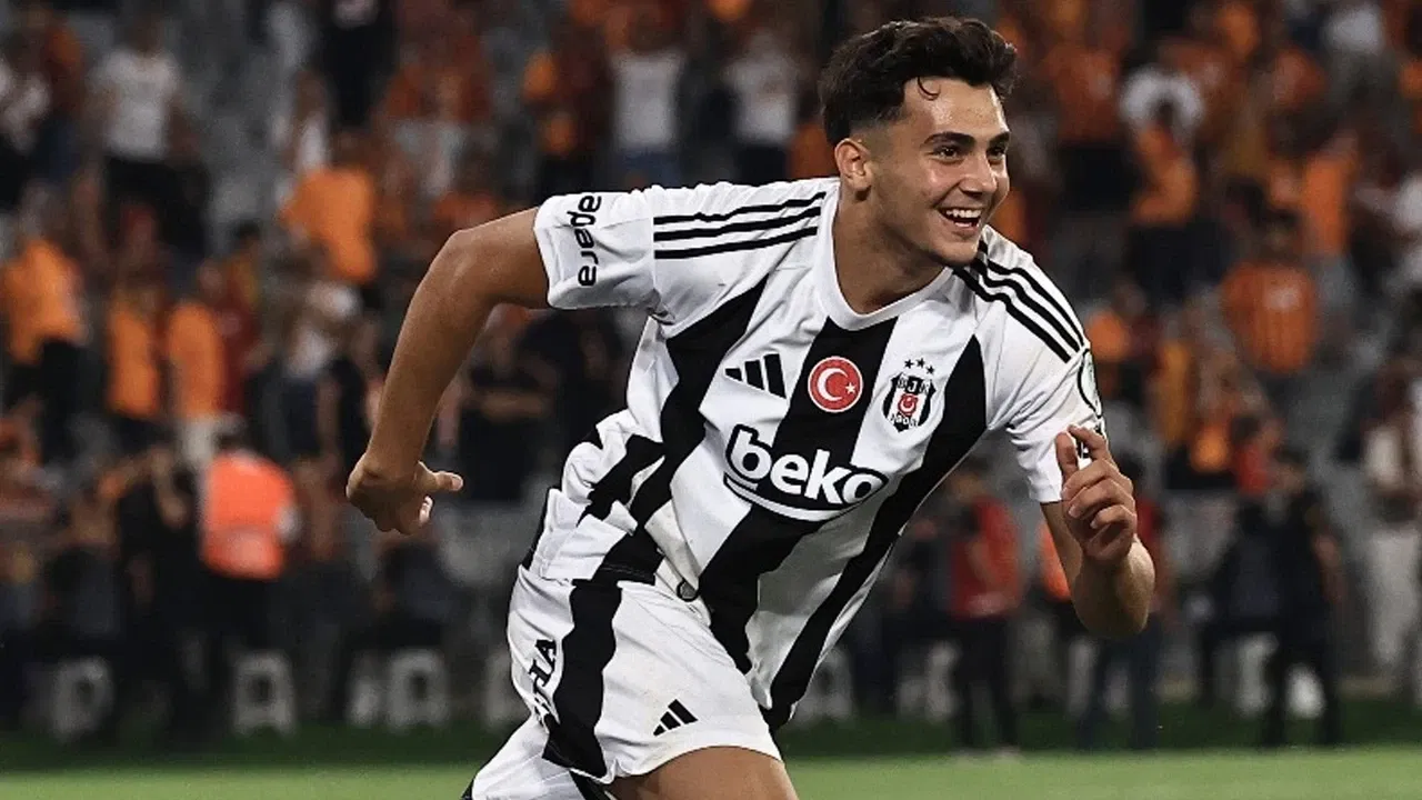 Mustafa Erhan geri dönüyor Mustafa Erhan geri dönüyor