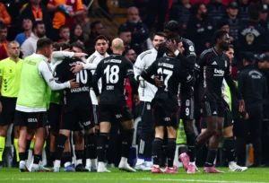 Beşiktaş, Galatasaray karşısında 3 puanı kaçırdı