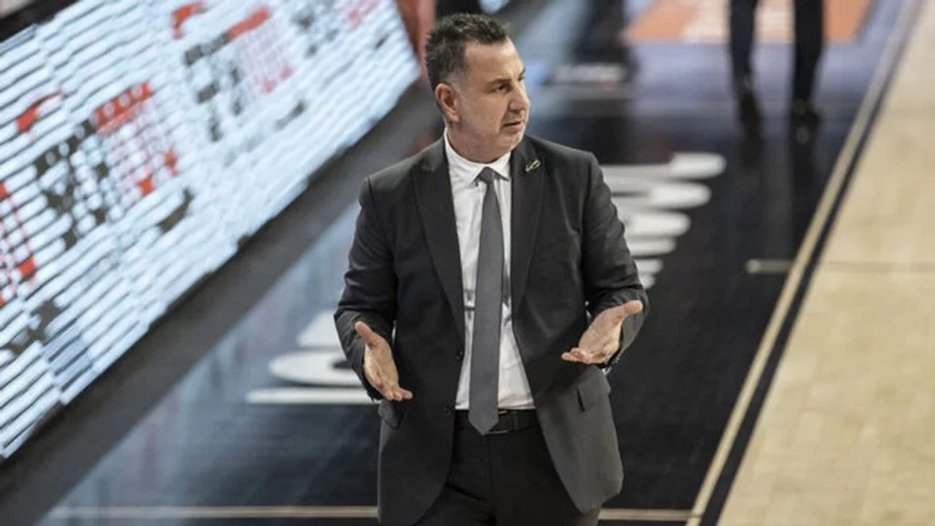 Beşiktaş BOA, Emlak Konut'a farklı kaybetti Beşiktaş BOA, Emlak Konut’a farklı kaybetti